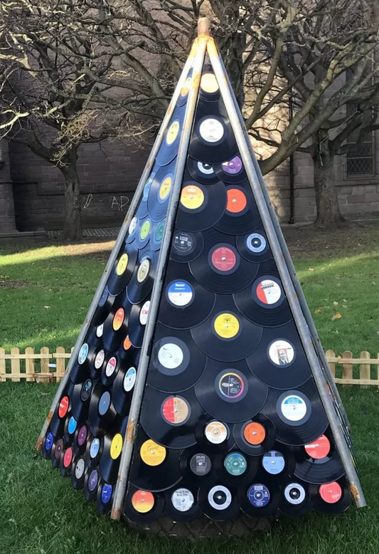 MRS MULLARD MAGIC WANTS A NEW CHRISTMAS TREE FOR 2023!