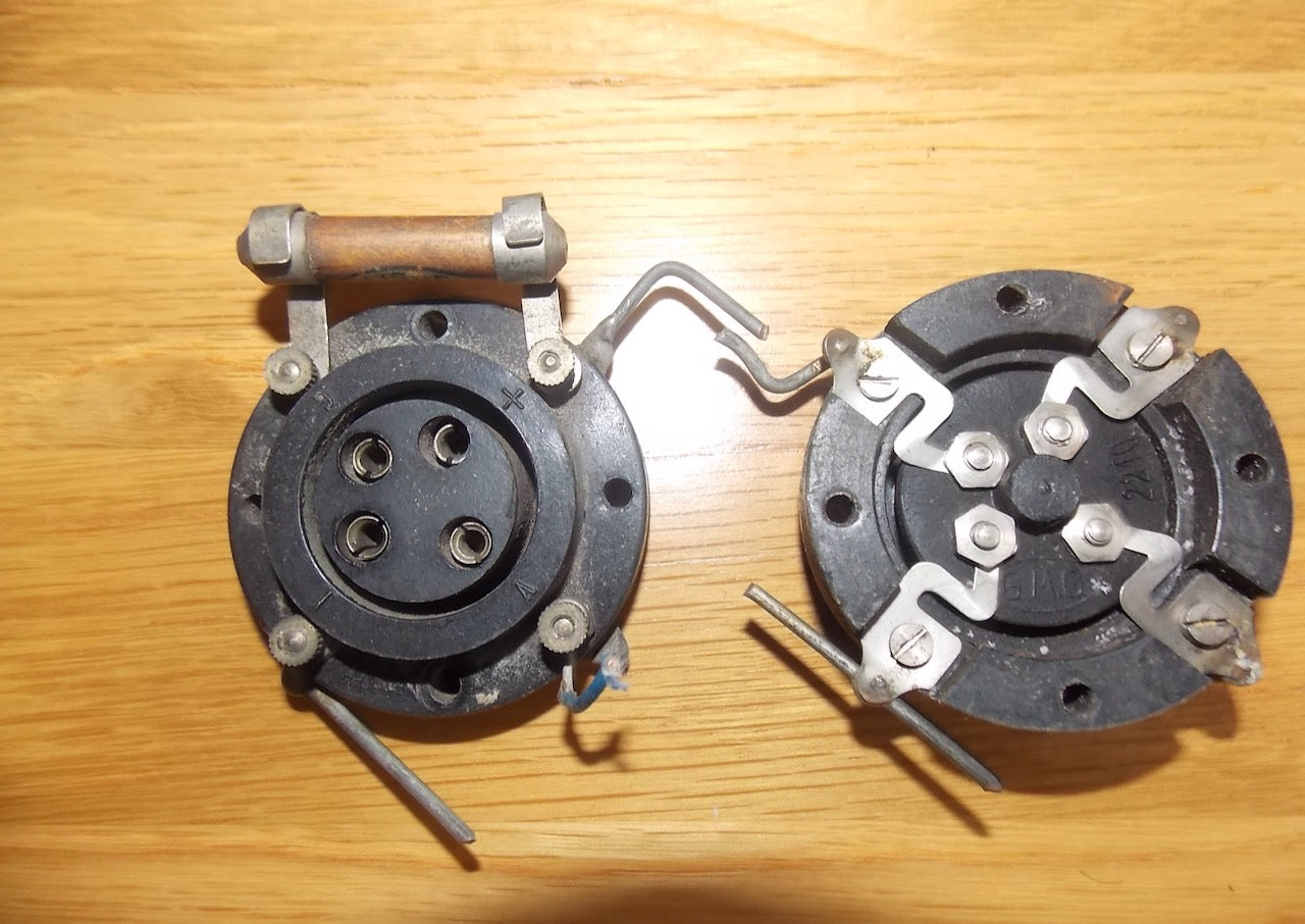 GAMAGES, BLACK BAKELITE, B4, BRITISH 4 PIN, VALVE BASE, 1929