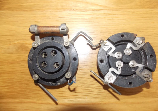 GAMAGES, BLACK BAKELITE, B4, BRITISH 4 PIN, VALVE BASE, 1929