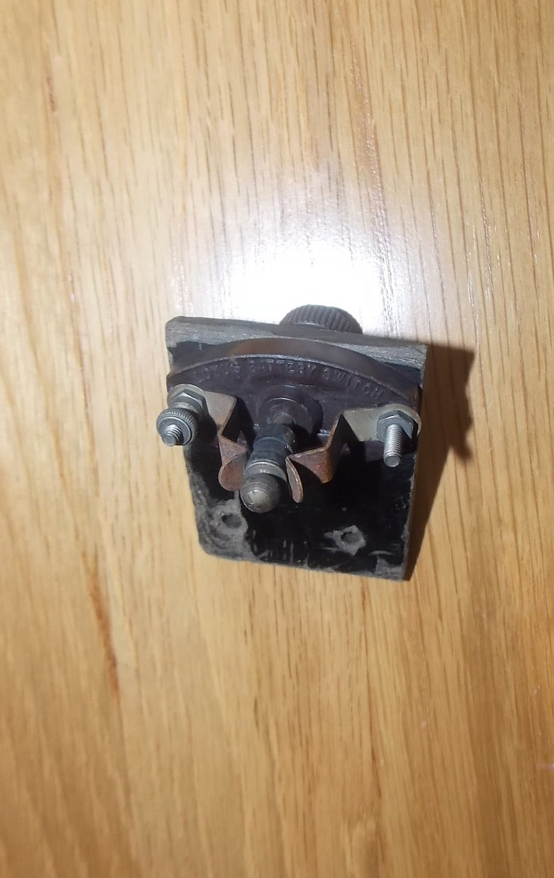 Lotus, push-pull, battery switch, mounted on Ebonite panel, 1929