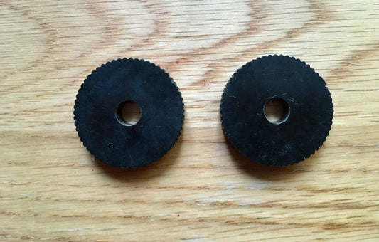 FLUTED KNOB, , BLACK BAKELITE, CAT NO 895, 6mm DEPTH, 28mm DIA, 6mm SHAFT