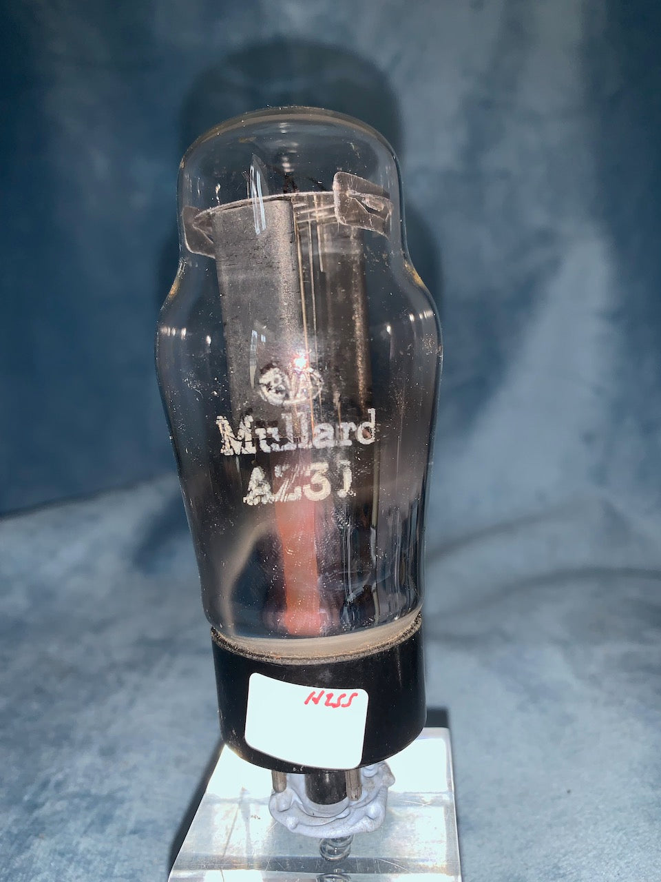 AZ31, MULLARD , BLACK BASE,  CV2862, U143