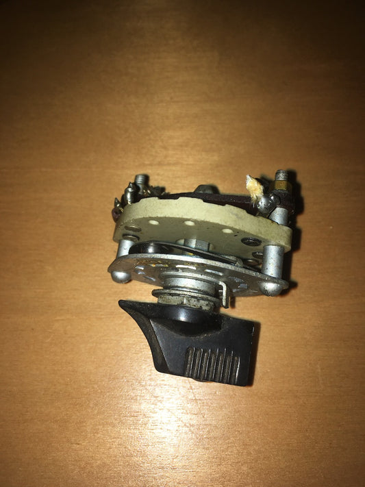 Allen Bradley, AB type H, Ceramic Rotary Switch, Air Ministry 10F/16785, 1 Wafer, 4 Position, with Eddystone Knob