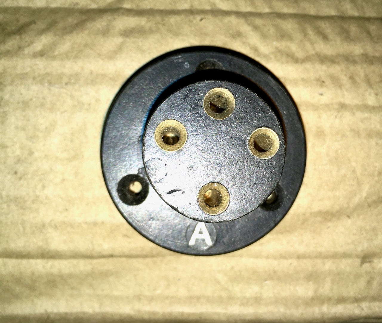 REDFERN  , B4, BRITISH 4 PIN, EBONITE,  VALVE BASE,  1926