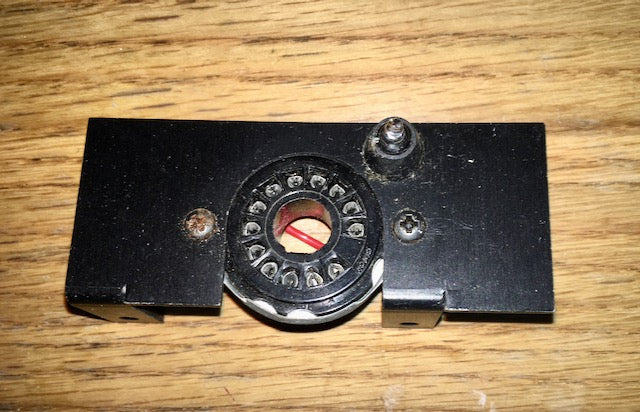 B13B, VALVE BASE, ON METAL MOUNTING PLINTH, EX EQUIPT