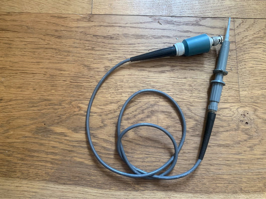 TEKTRONIX SCOPE PROBE, 010-130 PROBE, WITH SCREW ON TIP, 013-071, 10x 7pF