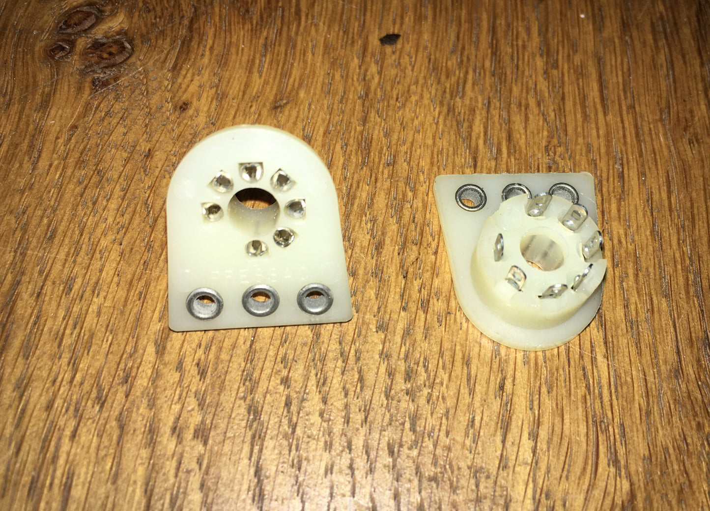 PRESSAC, B7G ,VALVE BASES, NOS