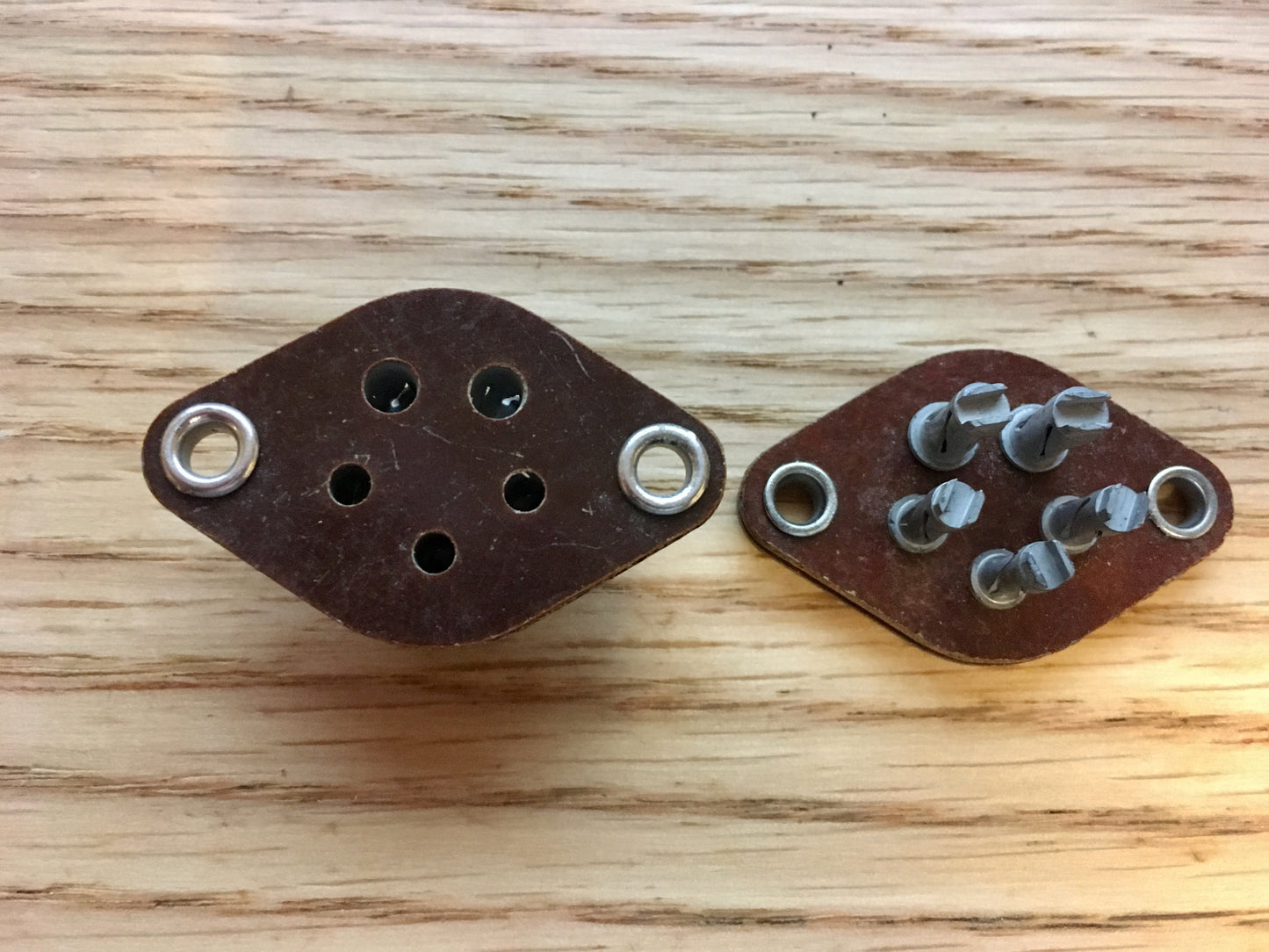 HIVAC, FIVE PIN,VALVE BASE, SM5, NOS