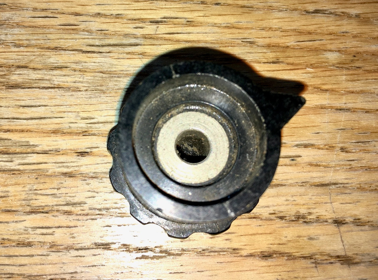 AIR MINISTRY, KNOB TYPE 24, MARKED INCREASE,FOR R1147 SPITFIRE, SEAFIRE, RECEIVER, &, CONTROL UNIT 19, 10A/12082