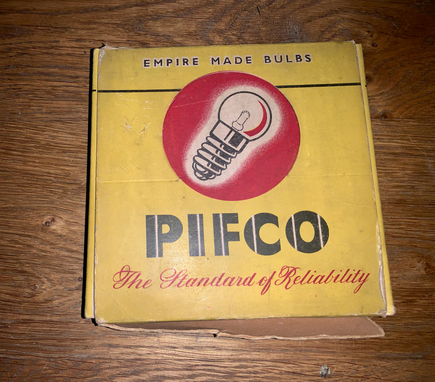 Box of 100x, Vintage NOS, Pifco, Empire Made, 1960s 2.5V 0.3A, Lens End, Teat End, MES, E10,Torch Bulb
