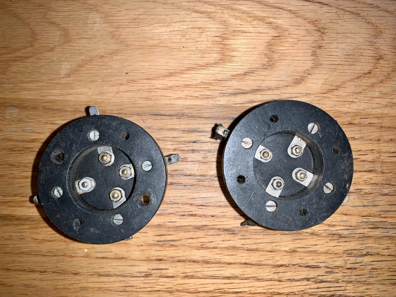 EDISON BELL, EBR, EBONITE, BRITISH FOUR PIN, B4, VALVE BASES ,1926,