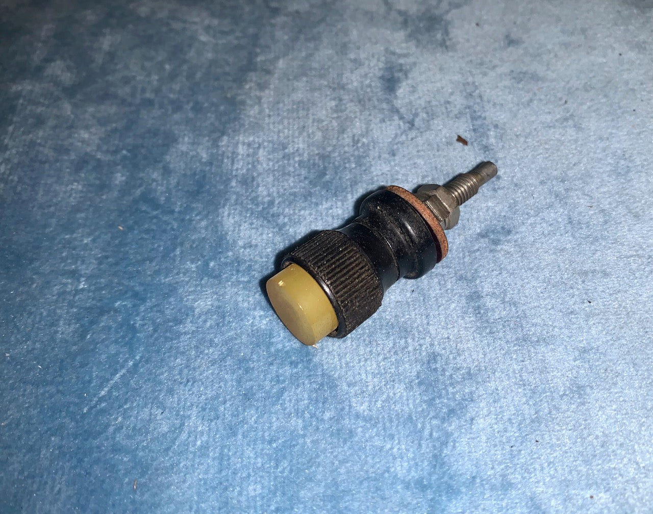 BELLING LEE, BINDING POSTS, YELLOW, 16mm HEAD, 2BA, 8mm BOLT,
