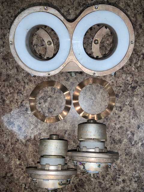 SPECIAL, DUAL B8F, VALVE BASE BLOCK FOR 2X 4CX250, SILVER PLATED, C/W CERAMIC CHIMNEY + 2X 4CX250, EX EQUIPT 5 PIN, VALVE BASE, CERAMIC, EX EQUIPT