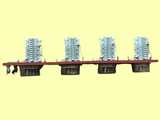 RACAL, RA17,  FILTER STRIP, 4X OXLEY TRIMMERS , 4 X CERAMIC CORED INDUCTORS, MOUNTED ON TUFNOL STRIP, EX EQUIPT