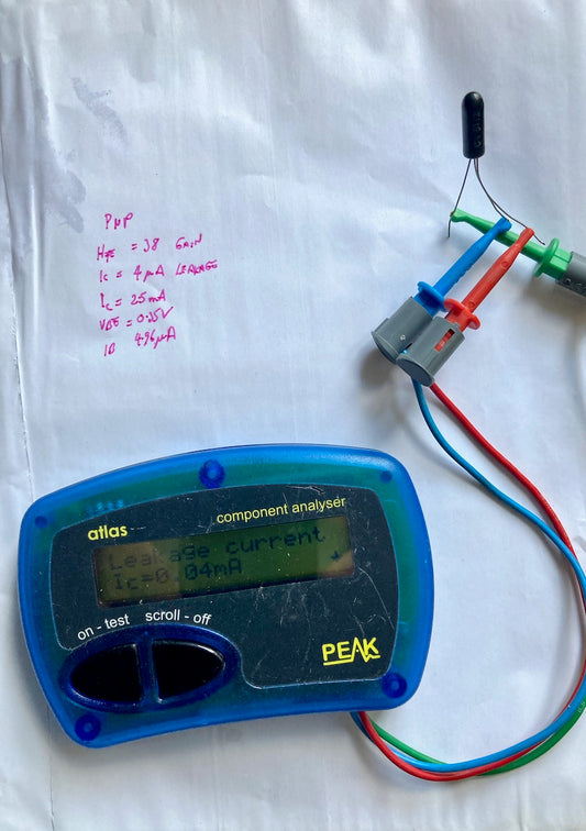 OC44, CV7003, MULLARD, BLACK GLASS, GERMANIUM, PNP TRANSISTOR, NOS, GAIN = 38, ICEO = 0.04mA