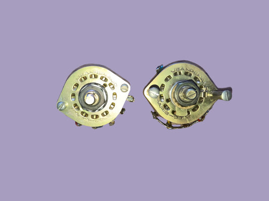 JEAN RENAUD, ROTARY WAFER SWITCH, 1 WAFER, 5 CONTACT, 4 POSITIONS, WAFER DIA 50mm, BODY LENGTH 15mm, SHAFT LENGTH 15mm, SHAFT DIA 6mm, EX EQUIPT