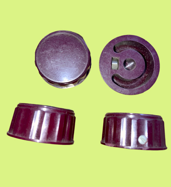 SET OF FOUR KNOBS, MAROON, SCALLOPED EDGE, 32mm DIA., 15mm HIGH, 6mm SHAFT