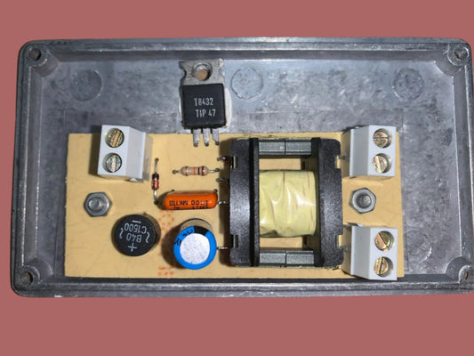 TAINS MALUMINIUM DIECAST, ELECTRONICS PROJECT BOX, 11cm X 6cm X 3cm, CONTAINS TO 24 VDC PSU BOARD