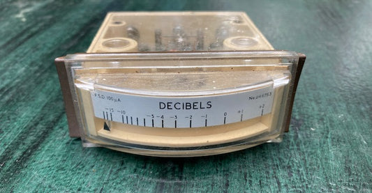Edge read meter, Ammeter, FSD = 100uA, Scaled -15 - +2 Decibels, EX HARWELL AEA