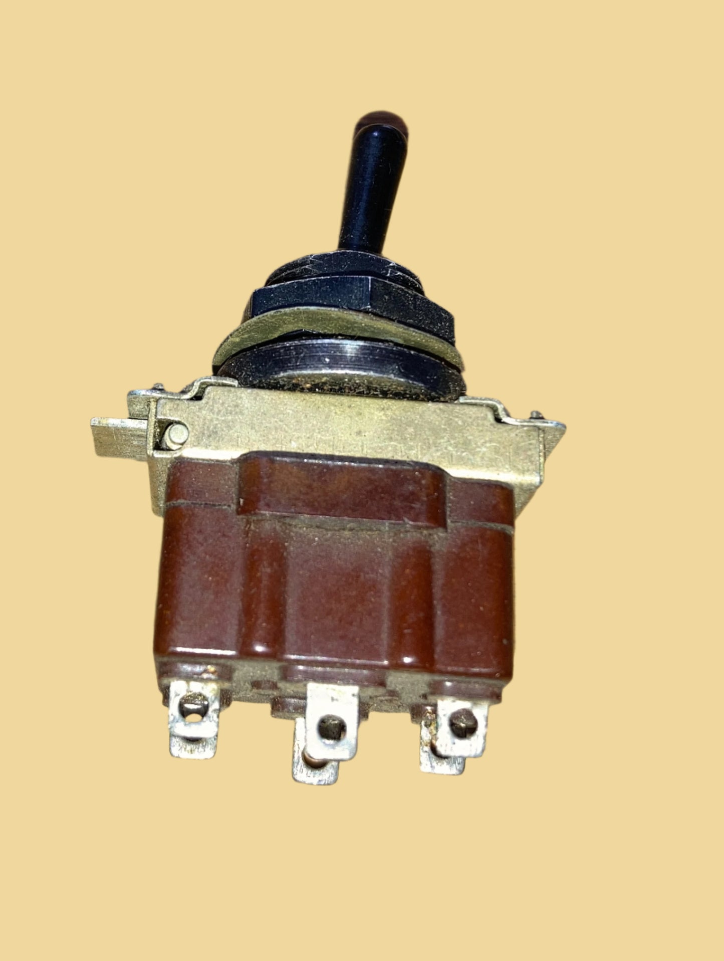 NSF, CH, PEAR DOLLY, DPDT SWITCH, NON LATCHING, PARKERISED FINISH, AS USED ON RACAL RA17, NOS