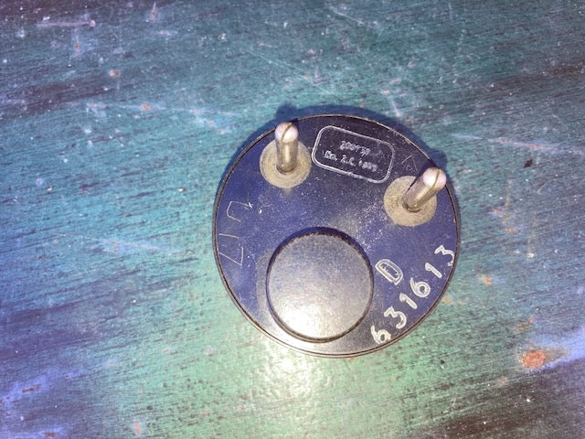 MOVING IRON METER, DC KILOVOLTS, 0 -25kV, 66mm DIA, PLUG IN, EX MIL, DATED 1942