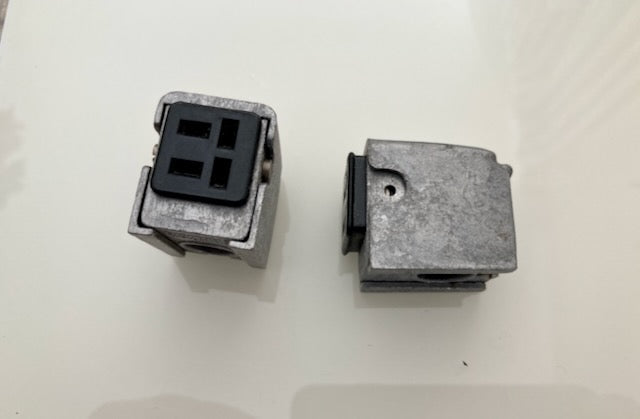 PAINTON, JONES, MULTICON , MINIATURE JONES SOCKET, 4 WAY FEMALE, STAGGERED PINS, DIE CAST BODY