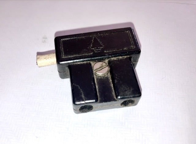 FEMALE, FREE, 2PIN MAINS CONNECTOR, CABLE MOUNT, BUSH, WITH LOGO, SPECIFICALLY FOR BUSH DAC90, DAC90A RECEIVER