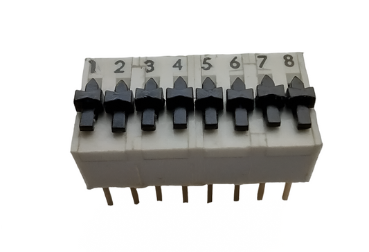 8 Way, Through Hole DIP Switch, SPST, Directing Switch Actuator, RS 339-702
