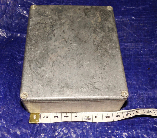 RS DIECAST BOX LIKE EDDYSTONE APPROX 11 X 8 X 3cm, NEW UNUSED