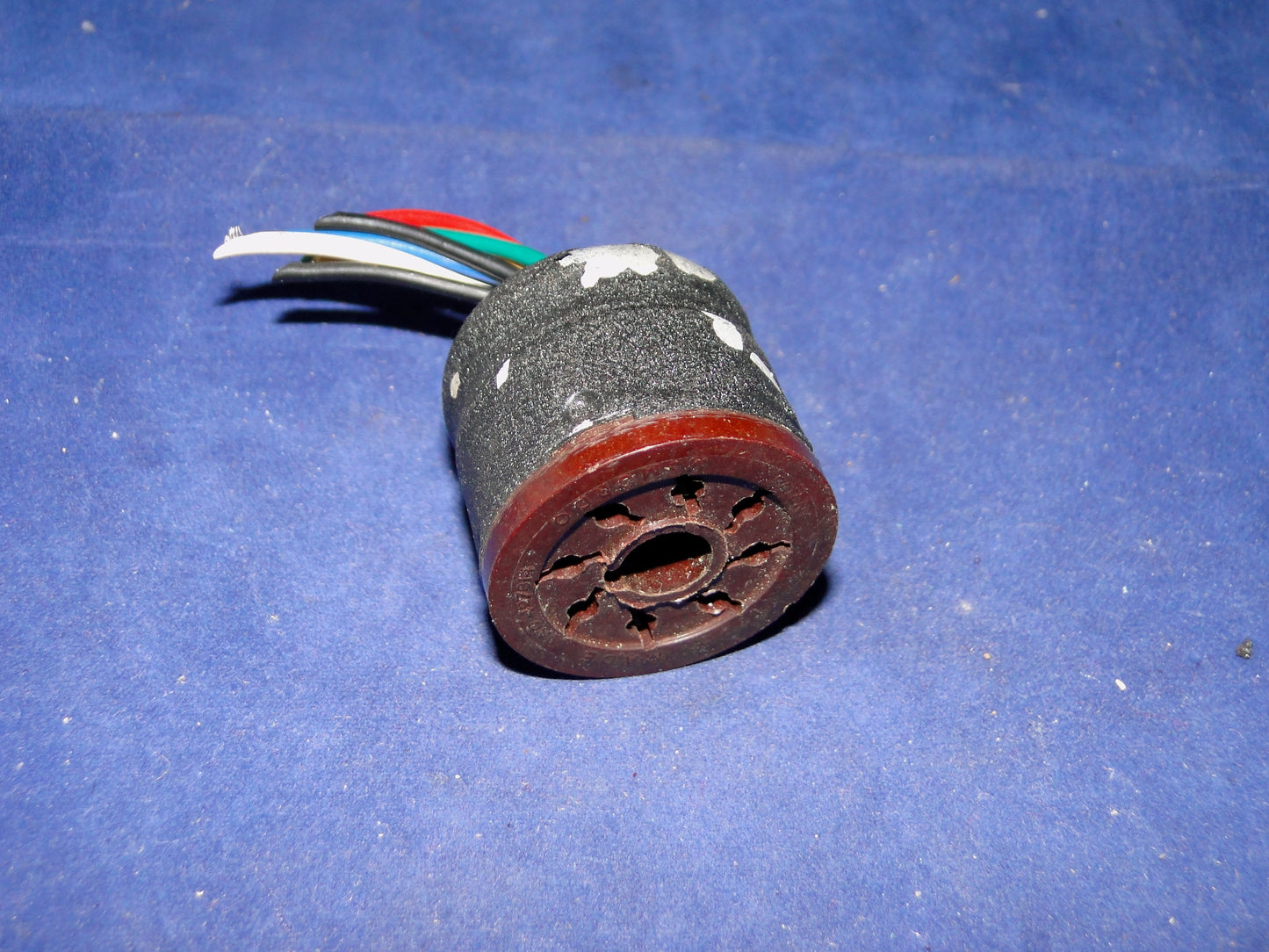 OCTAL SOCKET, CABLE MOUNT, MCMURDO, EX EQUIPT