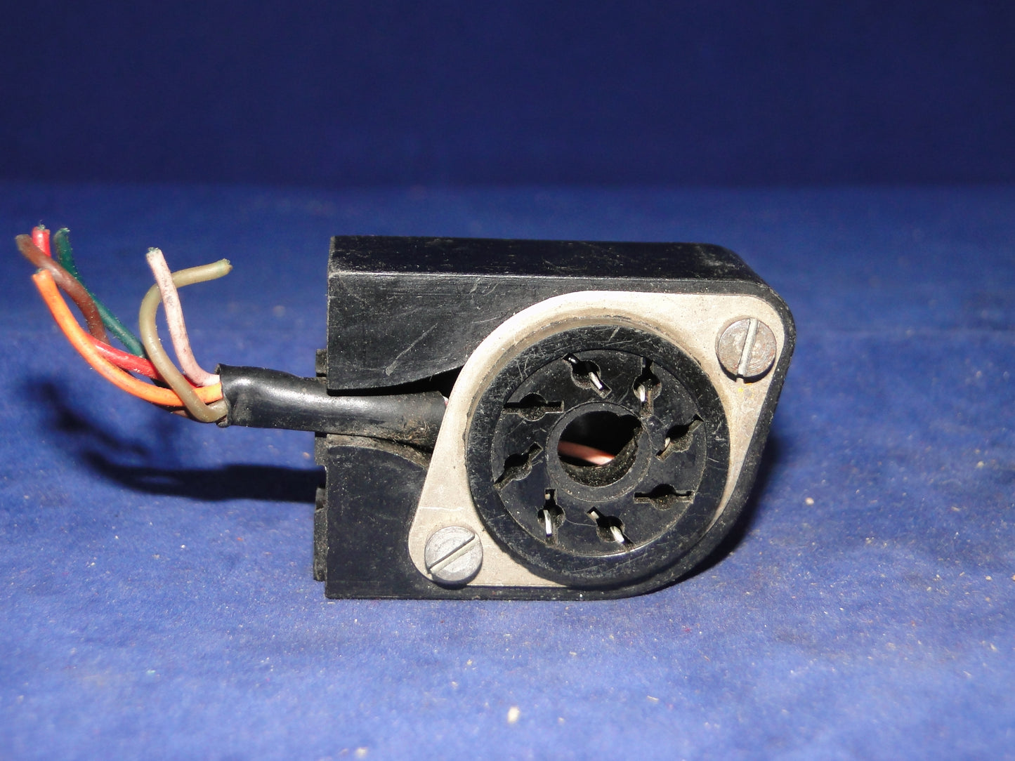 OCTAL, VALVE BASE, EDGE MOUNT, PYE MOZART