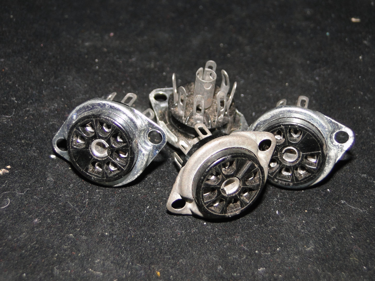 CINCH, BLACK, VALVE BASES, VINTAGE, B7G