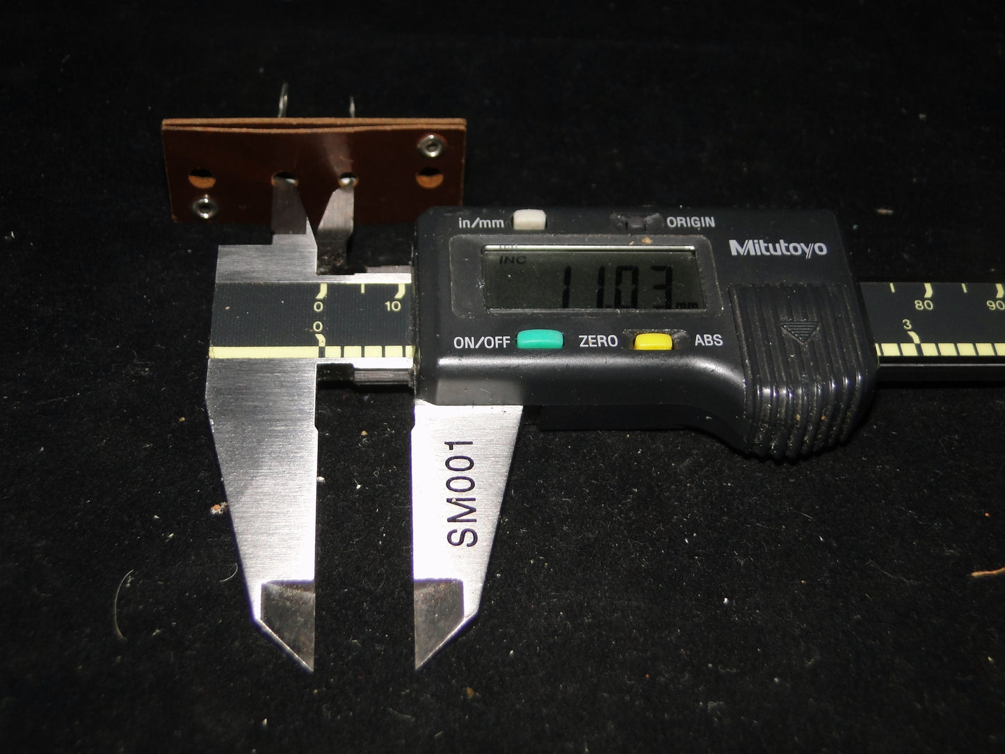 BELLING, PAXOLIN 2 PIN SOCKET FOR SHORTING/SPEAKER PLUG, 10mm SPACING