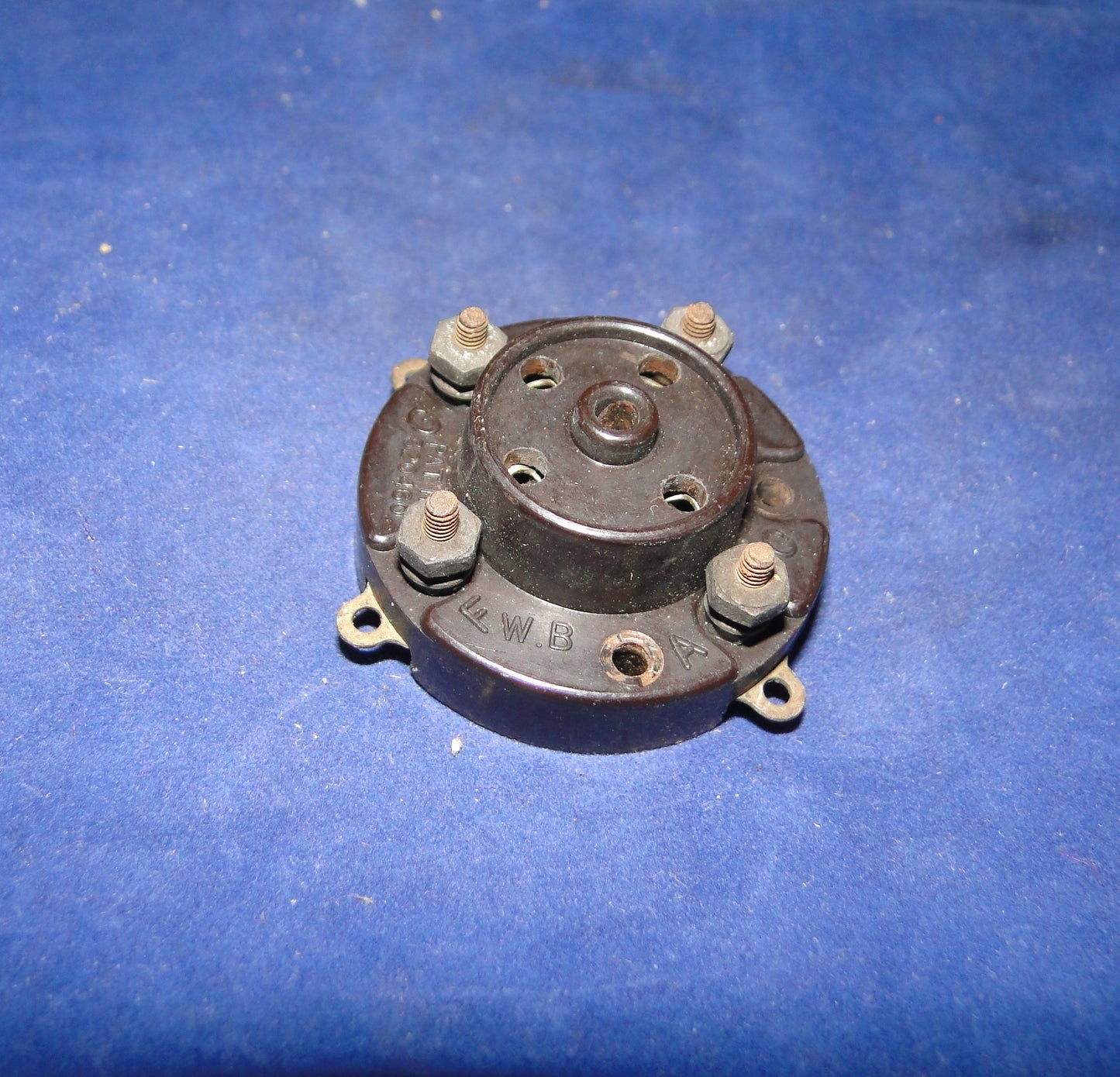 WHITELEY BONEHAM,, BRITISH 4 PIN, B4,   BLACK, VALVE HOLDER,  1929