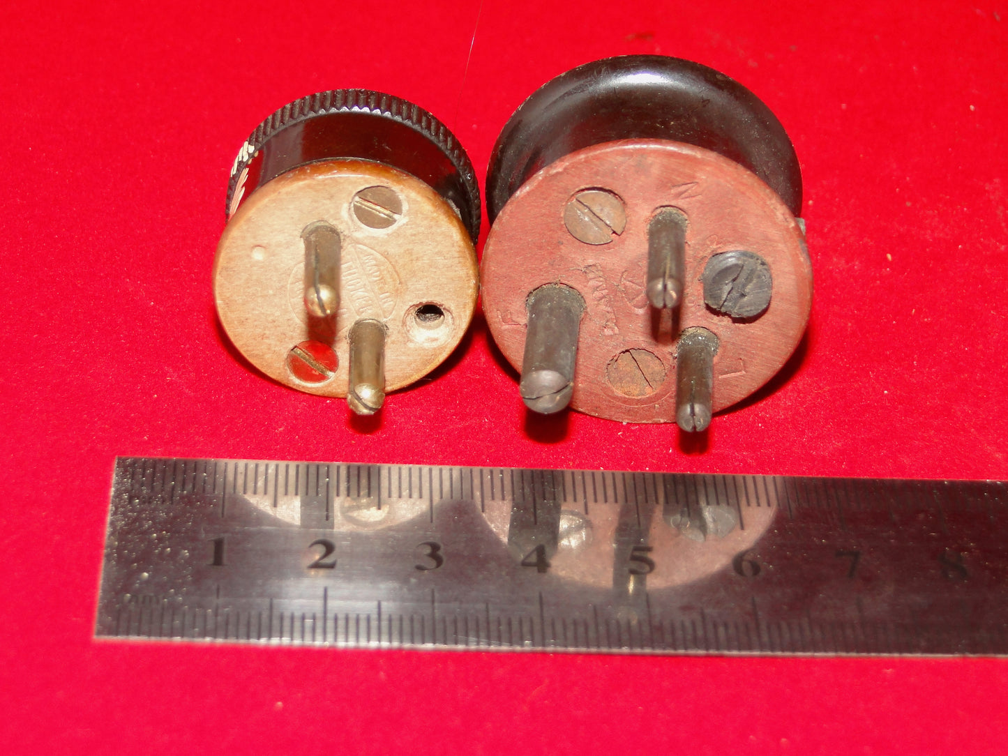 1930'S, TURNER, BAKELITE & BRASS, ROUND PIN, THREE PIN & TWO PIN PLUGS, X2