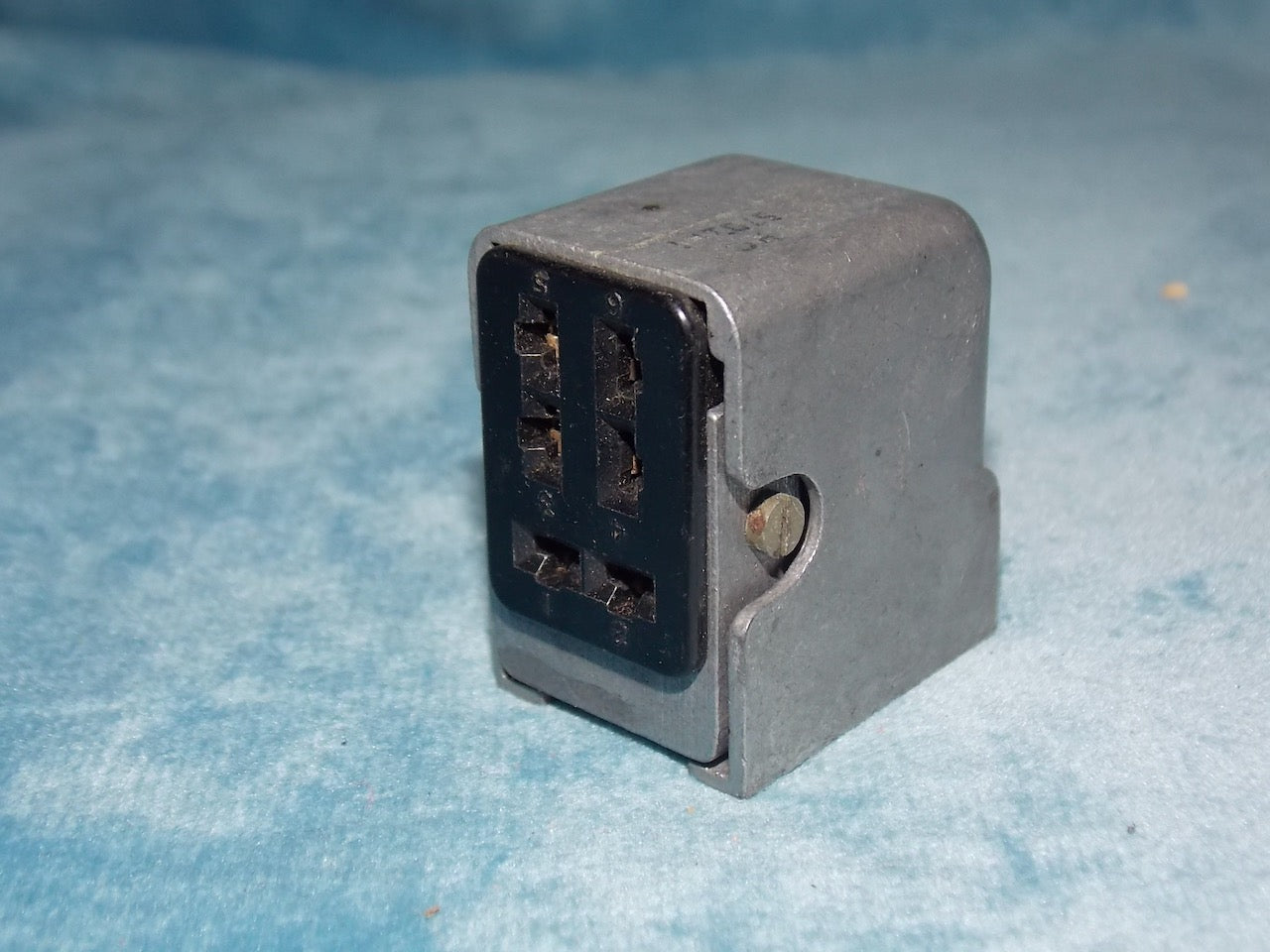 PAINTON JONES MULTICON 6 PIN SOCKET , FEMALE, STAGGERED PINS, DIE CAST BODY