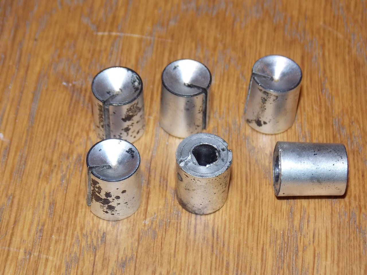 4X SILVER FINISH, DISHED TOP WITH MARKER, PRESS SWITCH KNOBS, 13mm DIA, 16mm HIGH, 6mm SHAFT,
