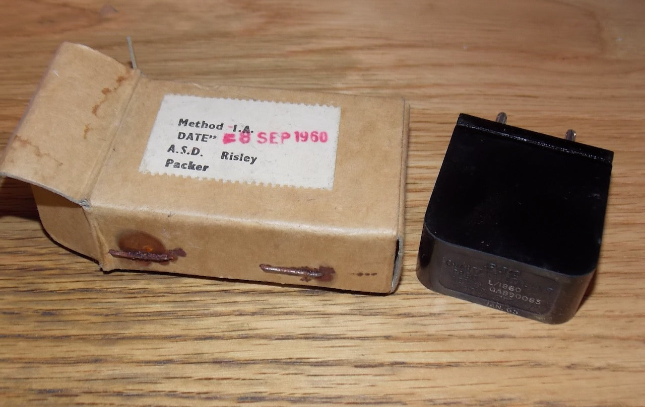 WW2 Crystal, 19mm Pin Spacing,, GEC, Suit B2 Spy Set, 1860 KHz, L1860 Dated 1960, New Boxed