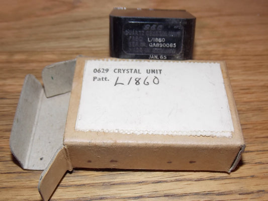 WW2 Crystal, 19mm Pin Spacing,, GEC, Suit B2 Spy Set, 1860 KHz,  L1860 Dated 1960, New Boxed