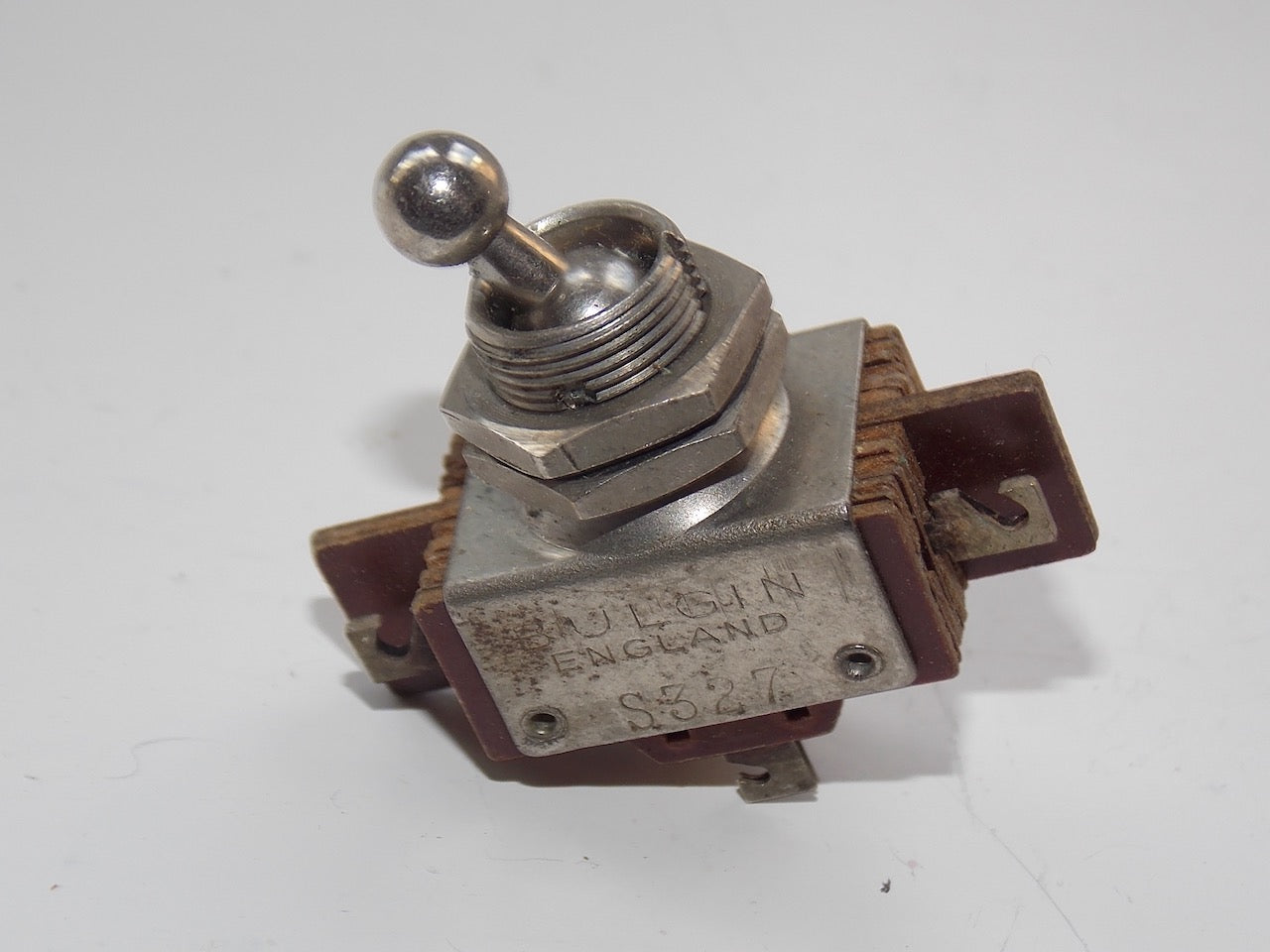 BULGIN ,S327, DPST, BALL DOLLY, NON LATCHING SWITCH NOS