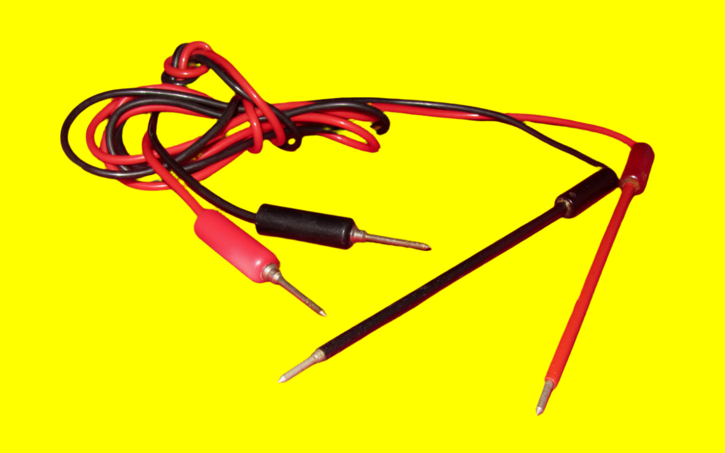 PAIR OF VINTAGE INSTRUMENT LEADS, TEST LEADS