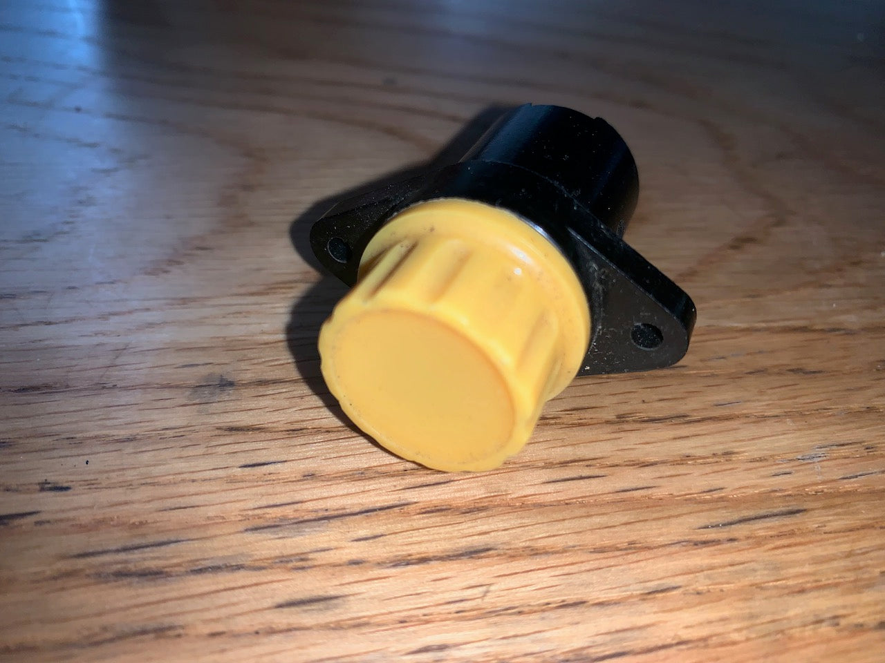 BULGIN, WS19, WS62, SPECIAL DUTY, SIGNAL LAMP, COMPLETE UNIT C/W YELLOW LENS