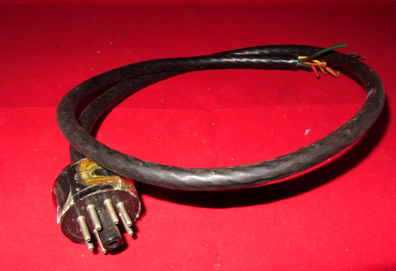 UMBILLICAL, 7 CORE CONNECTION LEAD, APPROX 1M, BULGIN OCTAL SOCKET, TERMINATION AT ONE END