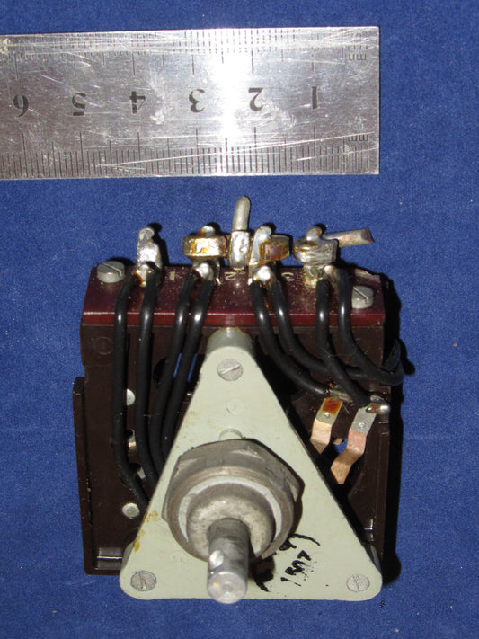 AIR MINISTRY,, SPDT CENTRE OFF, ROTARY SWITCH, EX EQUIPT