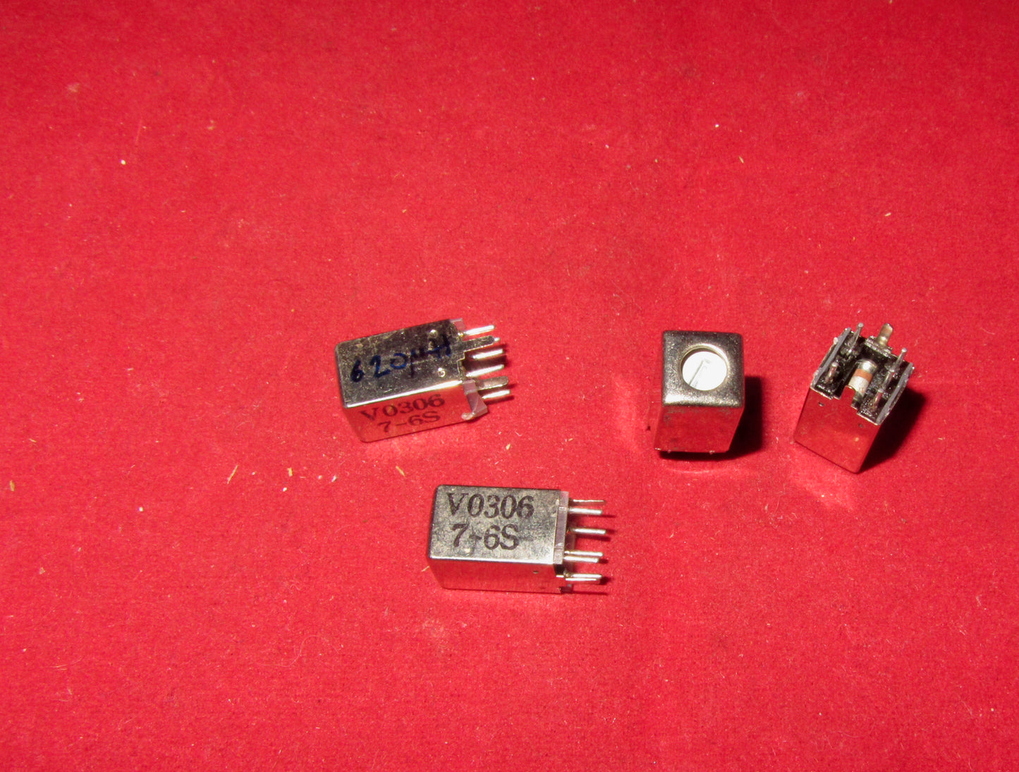 Sagami, Tunable RF Coils, 620 uH, white slug, V0306 7-6S