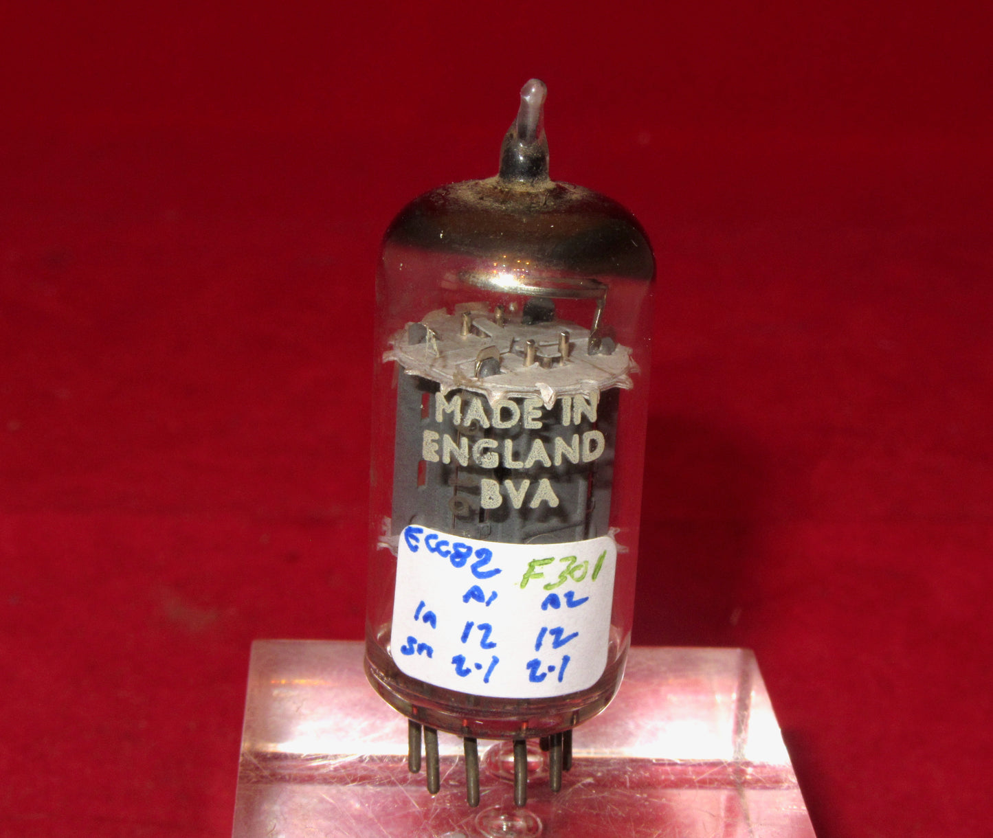 ECC82, MAZDA, WHITE PRINT, 1960S MANUFACTURE