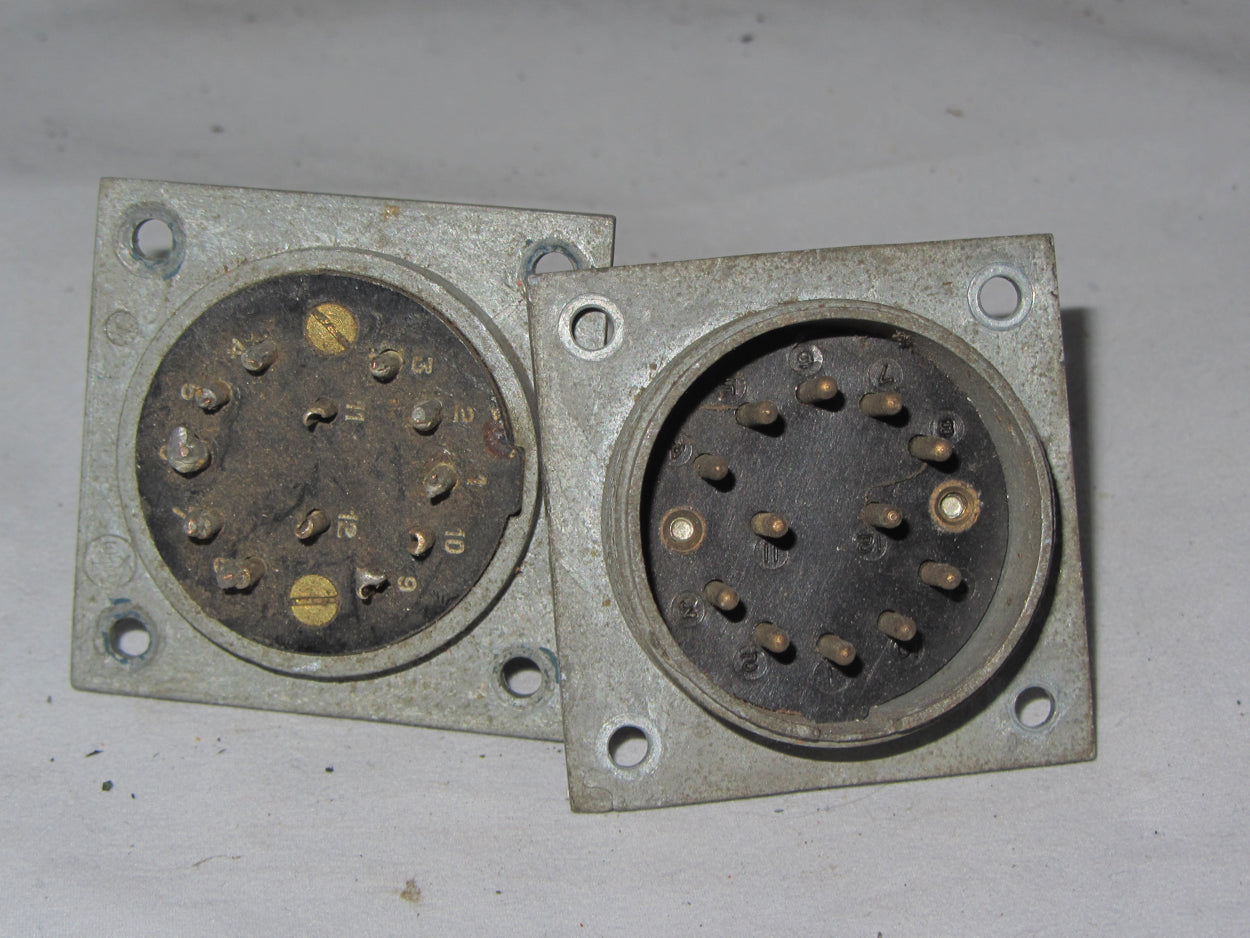 W202, W PLUG, PLESSEY CIRCULAR, CHASSIS PLUG, 12 WAY, AIR MINISTRY 10H/395, PL-01650