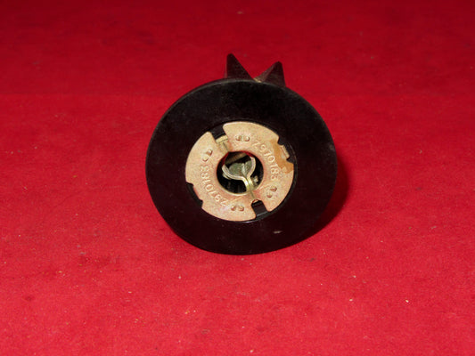 LARKSPUR, RADIO KNOB, SKIRTED, 41mm DIA, WITH MOUNTING, Z970-0183 5535-00-116-7445,