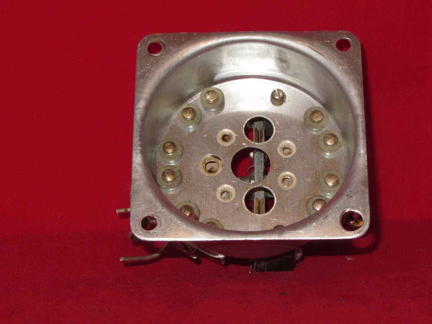 B7A, B7A VALVE BASE, FOR CV2797, 5894/C178A, 5894A, QQV06-40A, VALVE, EX EQUIPT