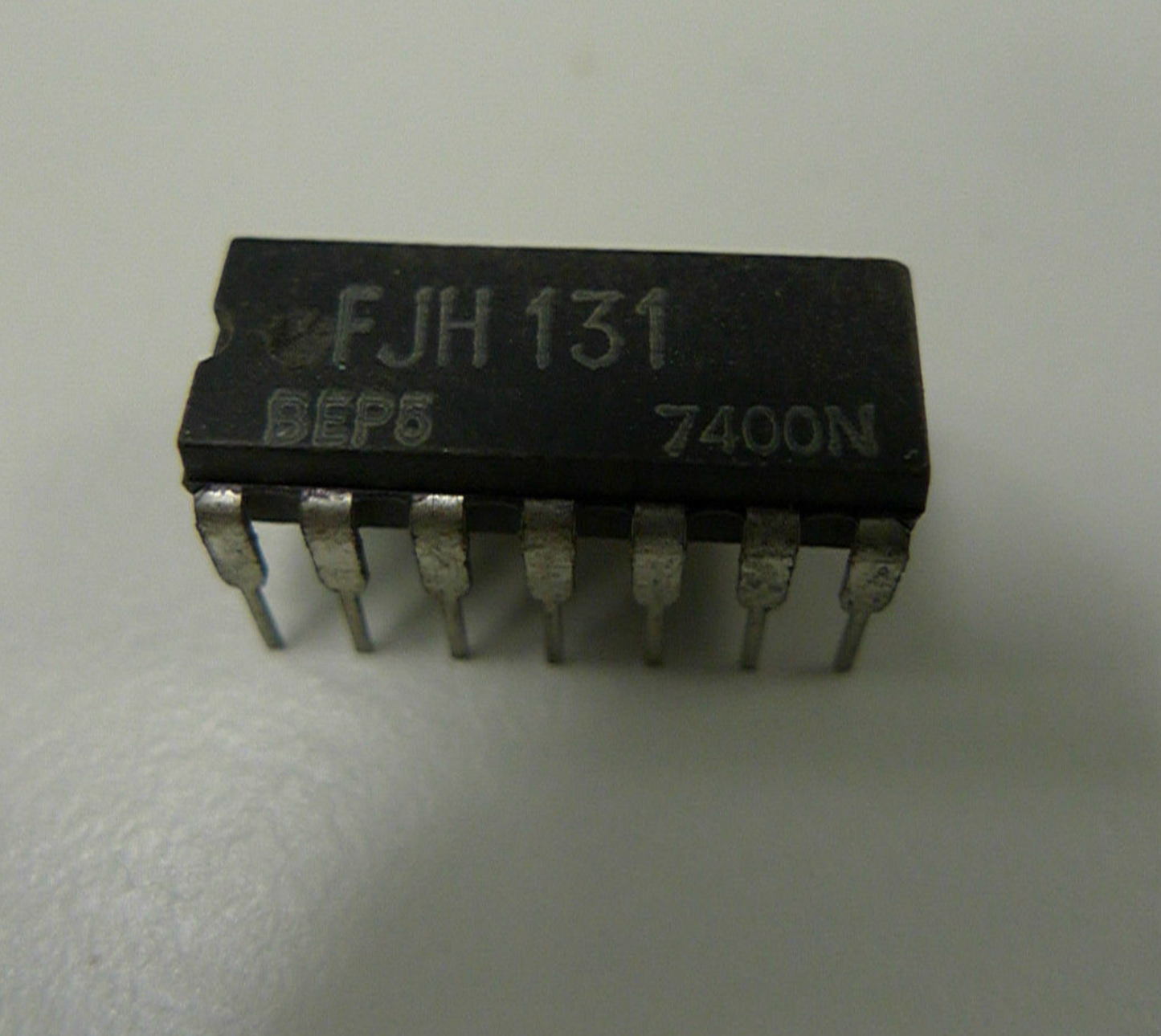 FJH131, Quadruple 2-input, NAND Gates, Mullard ,Integrated Circuit, IC